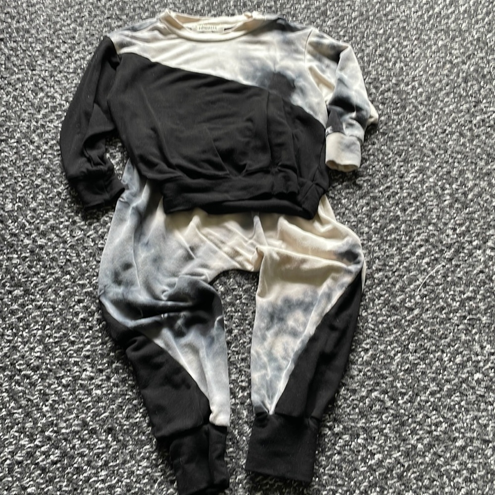 Fairwell Boys 4 Sweatsuit